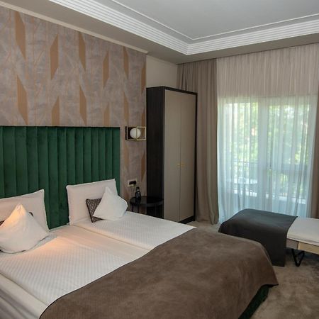 Pensiunea Nora Prestige ทิมิชัวรา ภายนอก รูปภาพ