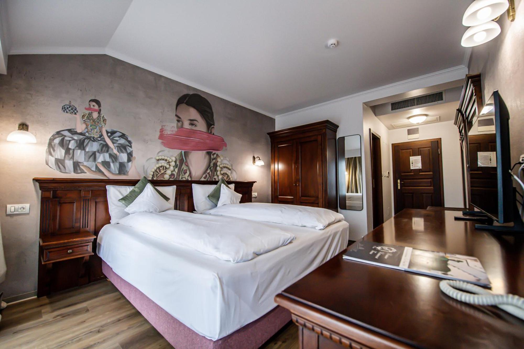 Pensiunea Nora Prestige ทิมิชัวรา ภายนอก รูปภาพ
