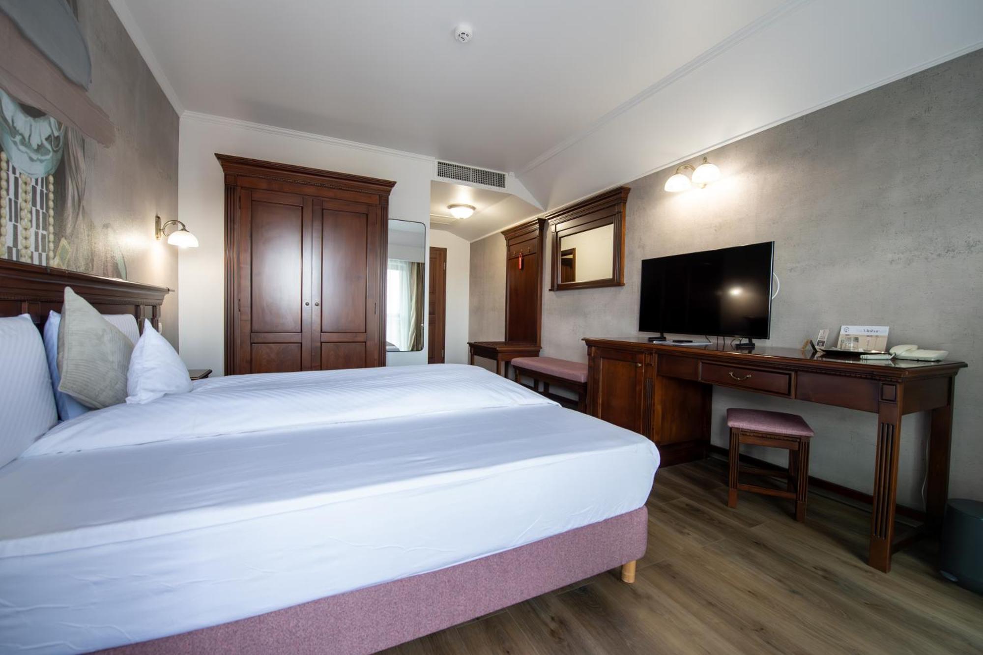 Pensiunea Nora Prestige ทิมิชัวรา ภายนอก รูปภาพ